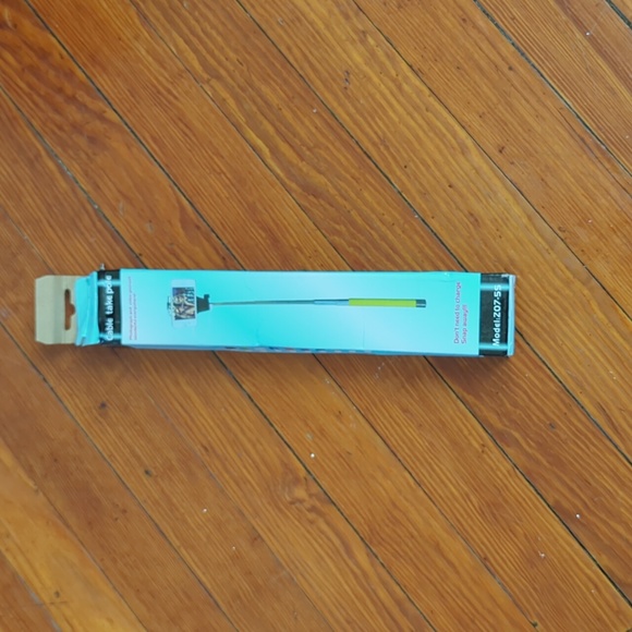 CABLE takes Pole for videos and pictures. - Picture 1 of 8
